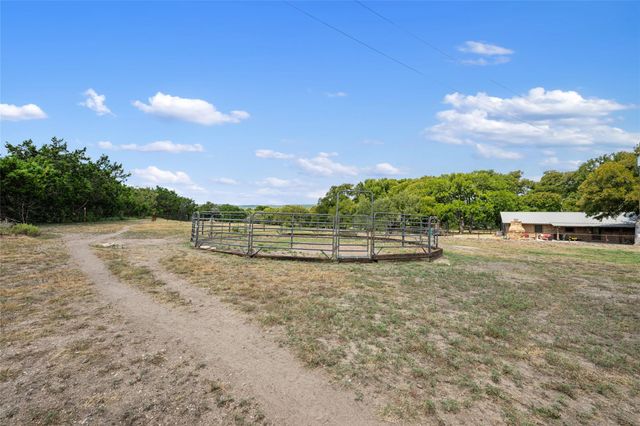 121 Dog Run, Burnet, TX 78611