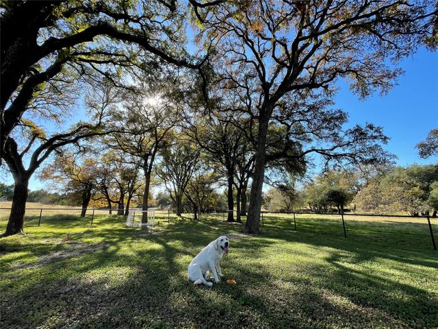 121 Dog Run, Burnet, TX 78611