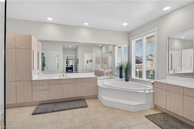 4060 SKYWAY DR 45, Naples, FL 34112
