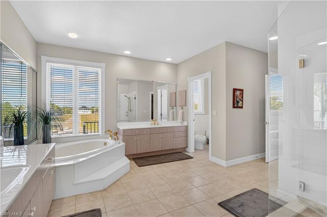 4060 SKYWAY DR 45, Naples, FL 34112