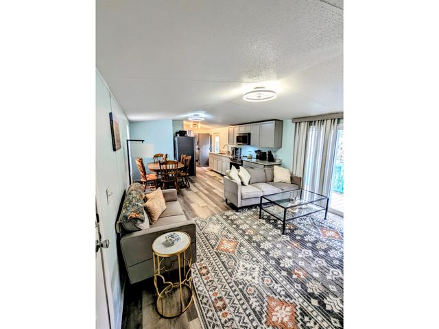 10 Ocean Reef Ln., Murrells Inlet, SC 29576