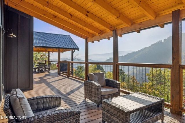 2759 Overholt Tr, Sevierville, TN 37862