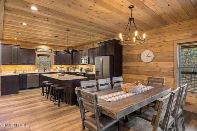 2759 Overholt Tr, Sevierville, TN 37862