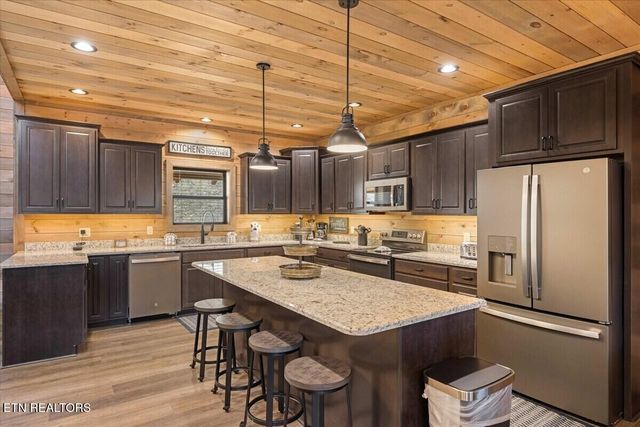 2759 Overholt Tr, Sevierville, TN 37862