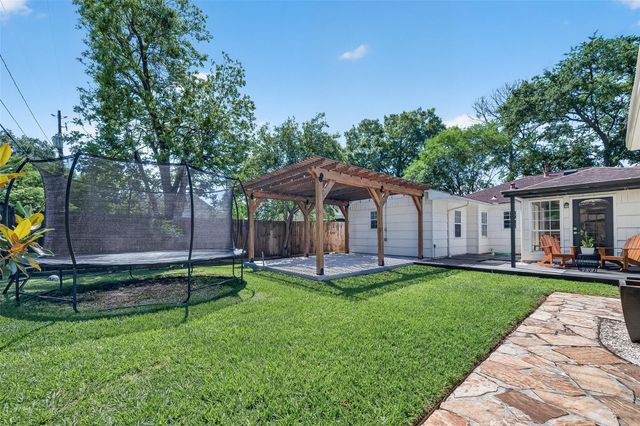 3222 S Elmridge Street S, Houston, TX 77025