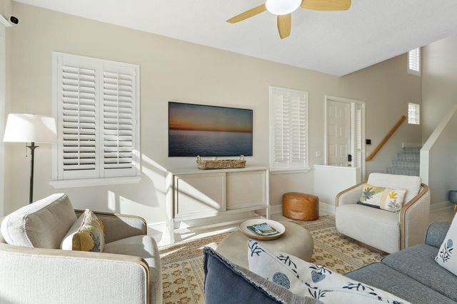 402 Resort Lane, Palm Beach Gardens, FL 33418