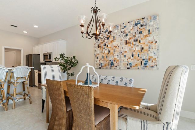 402 Resort Lane, Palm Beach Gardens, FL 33418