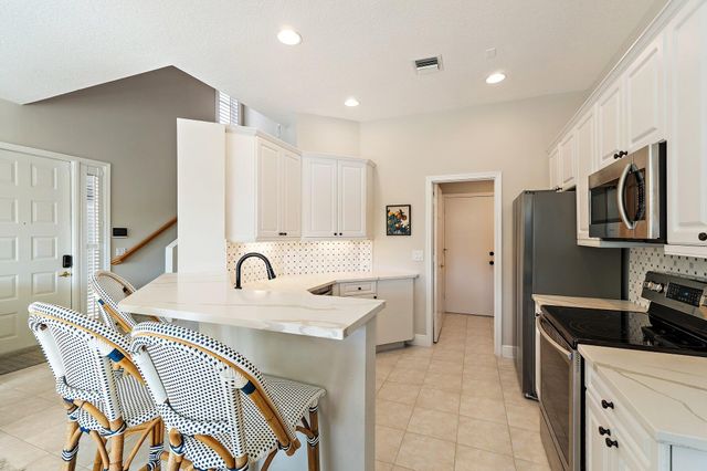 402 Resort Lane, Palm Beach Gardens, FL 33418