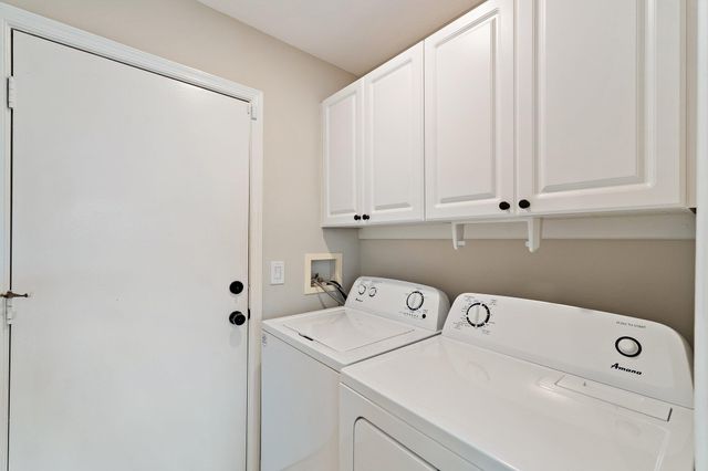 402 Resort Lane, Palm Beach Gardens, FL 33418