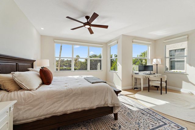 402 Resort Lane, Palm Beach Gardens, FL 33418