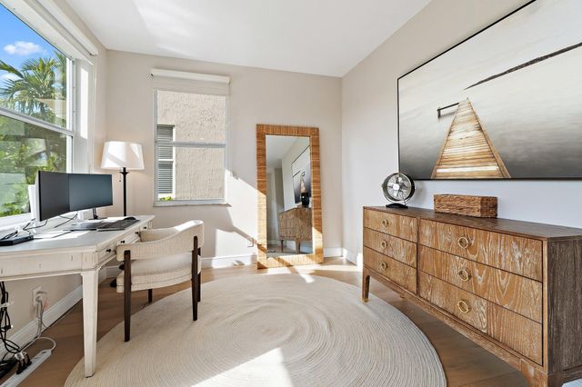 402 Resort Lane, Palm Beach Gardens, FL 33418