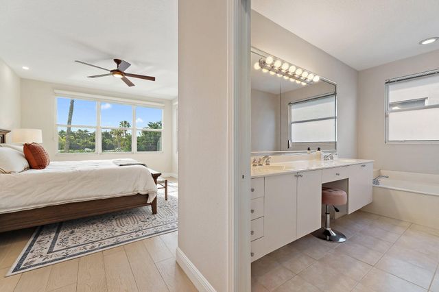 402 Resort Lane, Palm Beach Gardens, FL 33418