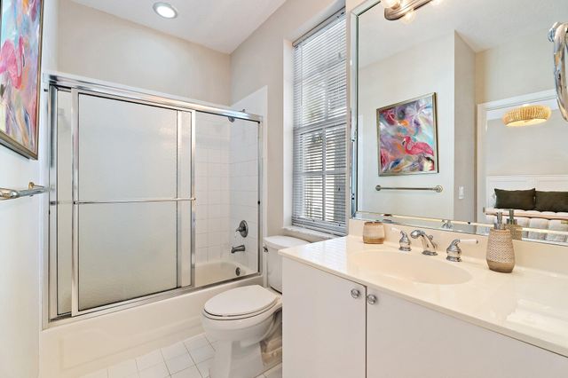 402 Resort Lane, Palm Beach Gardens, FL 33418