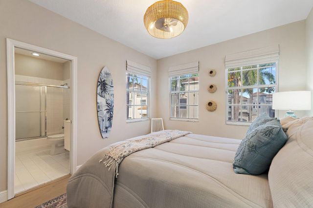 402 Resort Lane, Palm Beach Gardens, FL 33418