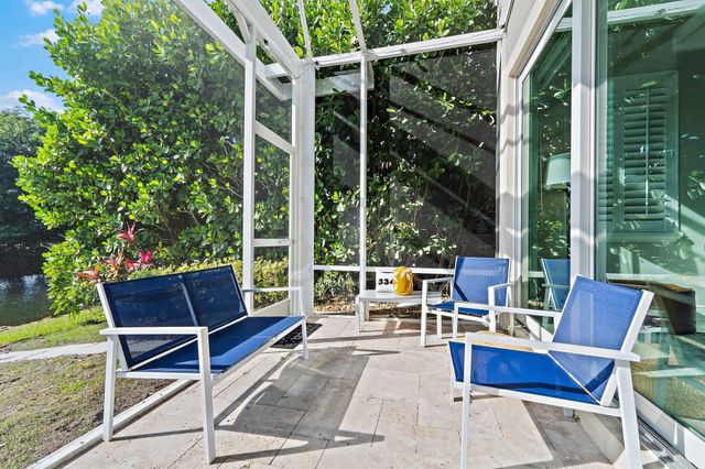 402 Resort Lane, Palm Beach Gardens, FL 33418