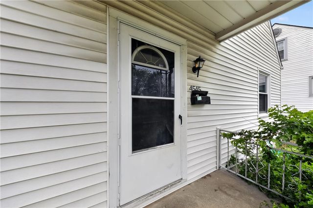 4545 Greenwich Village Avenue, Dayton, OH 45406