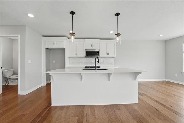 8810 SW 10th Street, Blue Springs, MO 64064