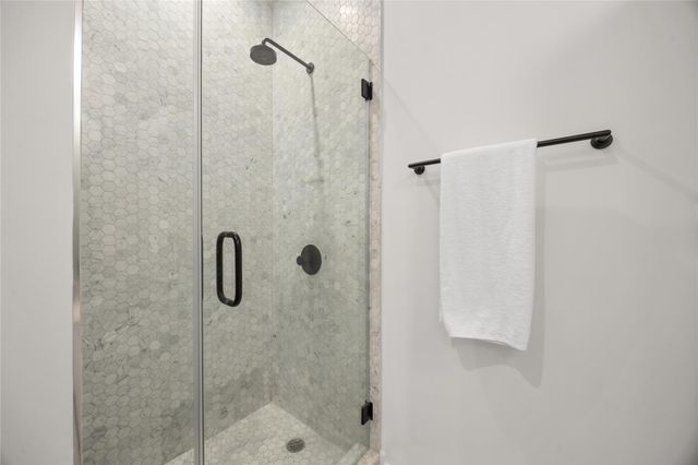 800 Embassy DR 602, Austin, TX 78702