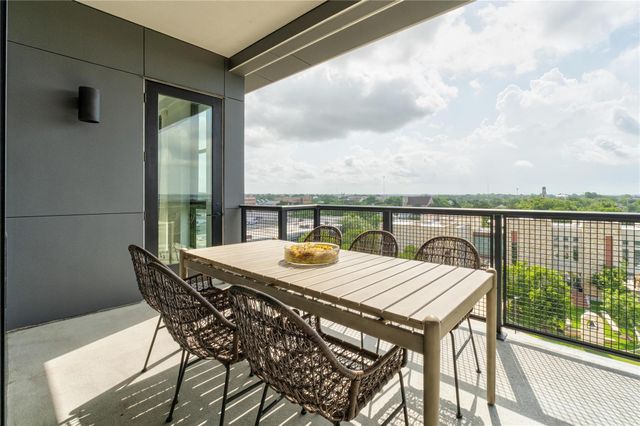 800 Embassy DR 602, Austin, TX 78702