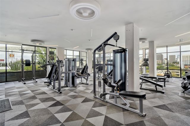 800 Embassy DR 602, Austin, TX 78702