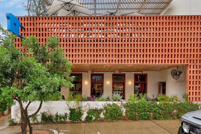 800 Embassy DR 602, Austin, TX 78702