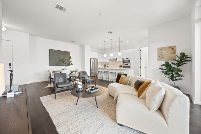800 Embassy DR 602, Austin, TX 78702
