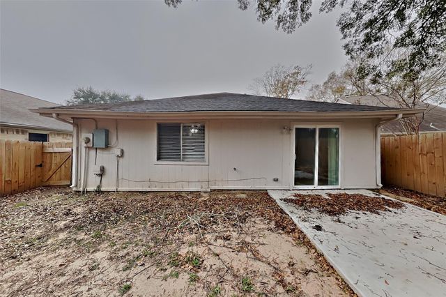 16915 Tranquil Drive, Sugar Land, TX 77498