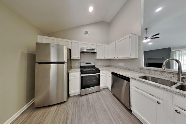 16915 Tranquil Drive, Sugar Land, TX 77498