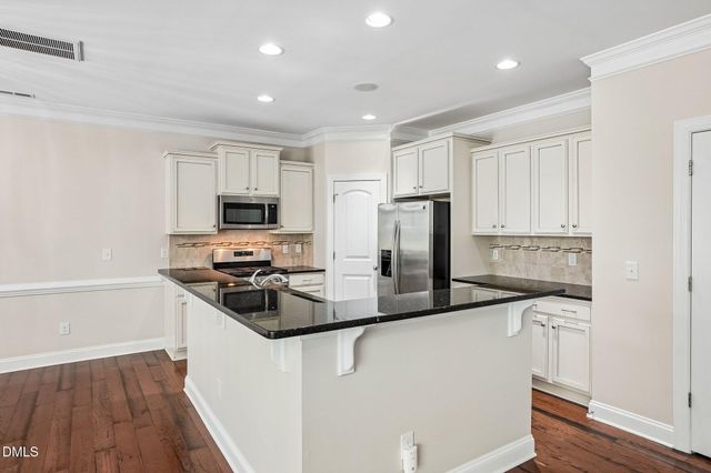 17 Flowers Crest Way, Clayton, NC 27527