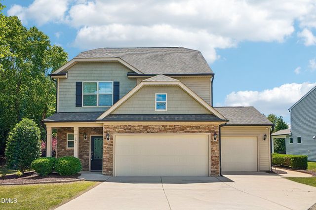 17 Flowers Crest Way, Clayton, NC 27527