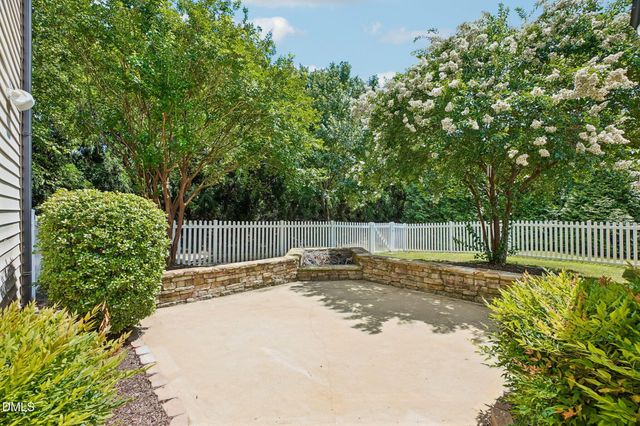 17 Flowers Crest Way, Clayton, NC 27527