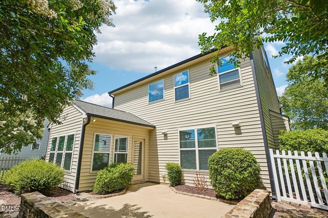 17 Flowers Crest Way, Clayton, NC 27527