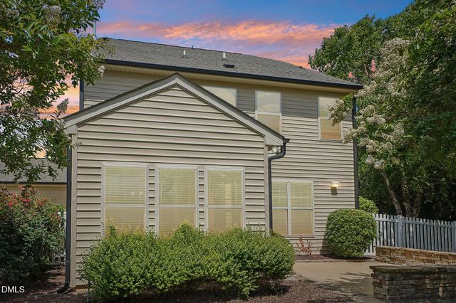 17 Flowers Crest Way, Clayton, NC 27527