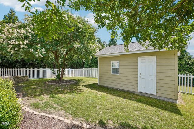 17 Flowers Crest Way, Clayton, NC 27527