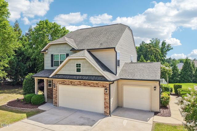 17 Flowers Crest Way, Clayton, NC 27527