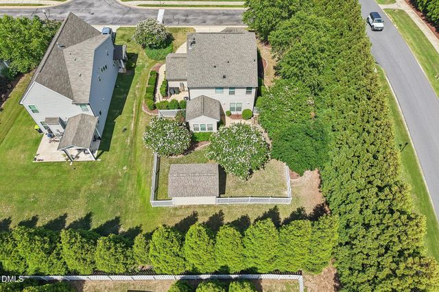 17 Flowers Crest Way, Clayton, NC 27527