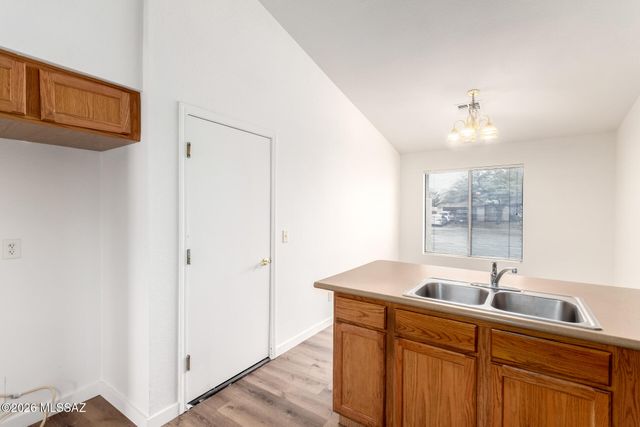 6672 S Yellow Rattle Court, Tucson, AZ 85756