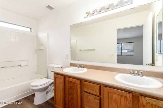 6672 S Yellow Rattle Court, Tucson, AZ 85756