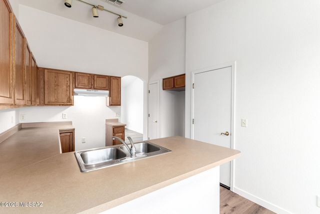 6672 S Yellow Rattle Court, Tucson, AZ 85756