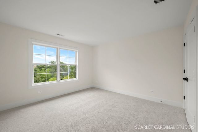 835 Avon Court, Glen Ellyn, IL 60137