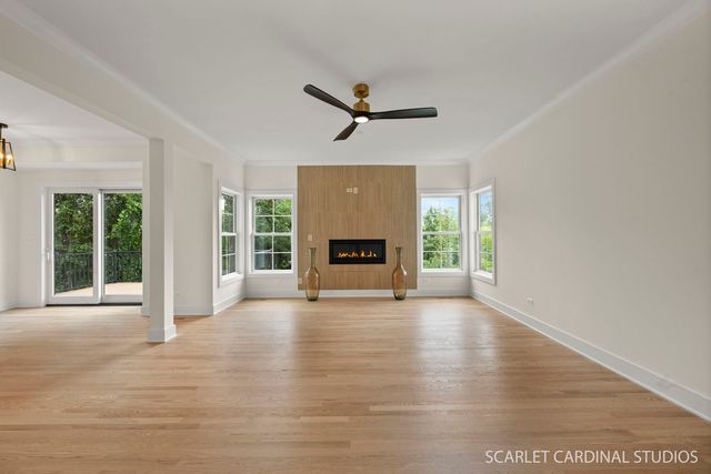 835 Avon Court, Glen Ellyn, IL 60137
