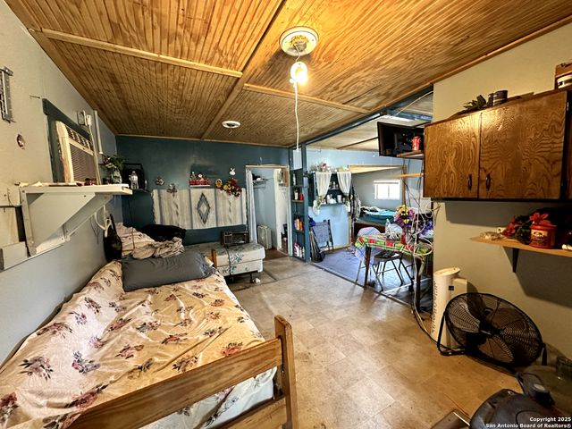 0 SD 24740, Rocksprings, TX 78880