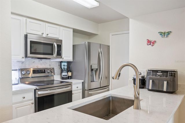 3032 PARKWAY BOULEVARD 305, Kissimmee, FL 34747