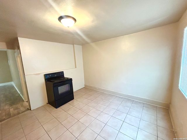 1137 W Ashby Pl Apt 6, San Antonio, TX 78201