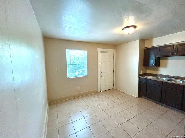 1137 W Ashby Pl Apt 6, San Antonio, TX 78201