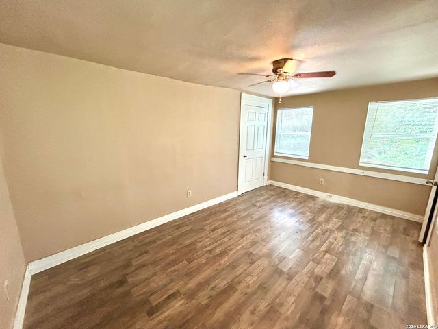 1137 W Ashby Pl Apt 6, San Antonio, TX 78201