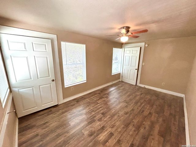 1137 W Ashby Pl Apt 6, San Antonio, TX 78201