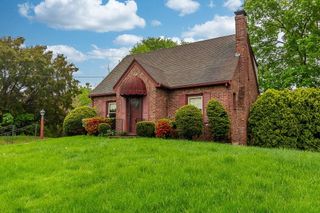 18 Winter St, Dedham, MA 02026