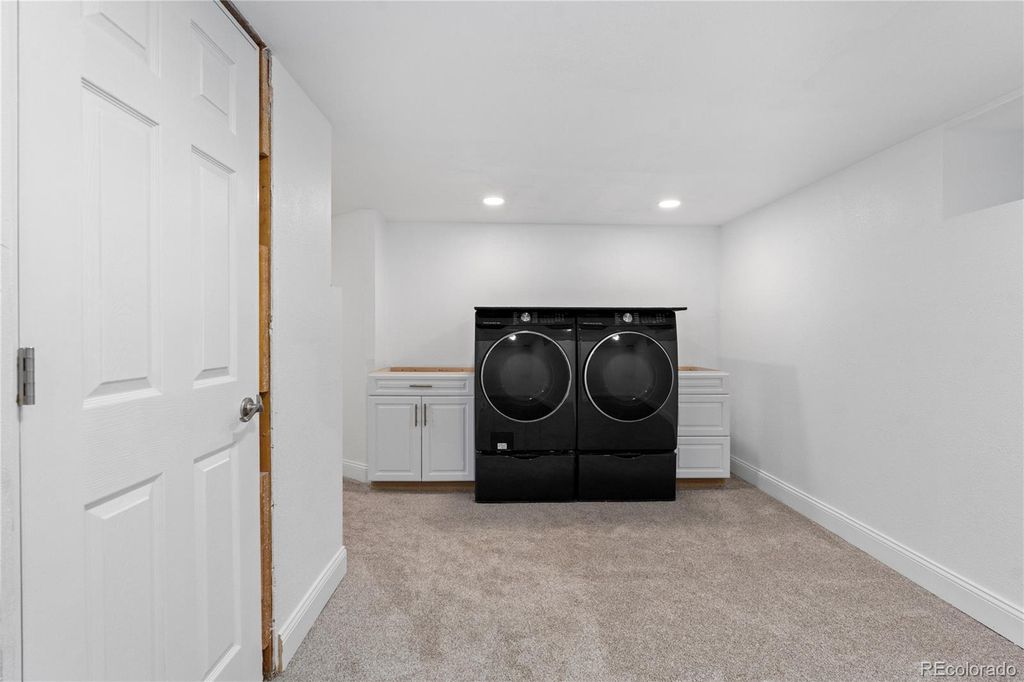 Image 21 of property listing at 7819 Hill Crest Drive, Louviers, CO 80131