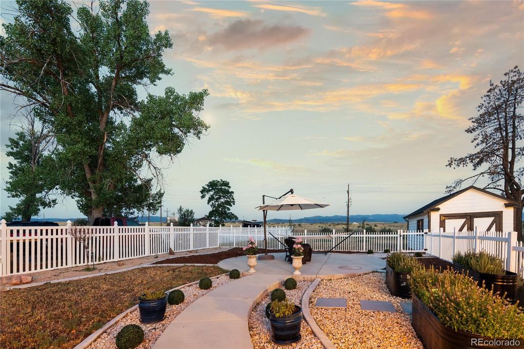 Image 27 of property listing at 7819 Hill Crest Drive, Louviers, CO 80131